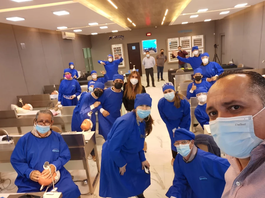 Curso de carillas dentales en CDMX